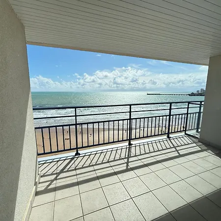 Appartement En Bord De Avec Garage Privé - Fr-1-197-622 *