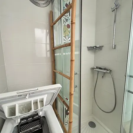 Face Au 9eme Etage Avec Garage Privatif - Fr-1-197-622 Apartment *