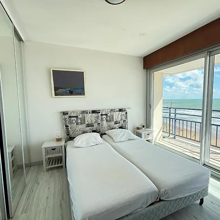 Face Au 9eme Etage Avec Garage Privatif - Fr-1-197-622 Apartment *