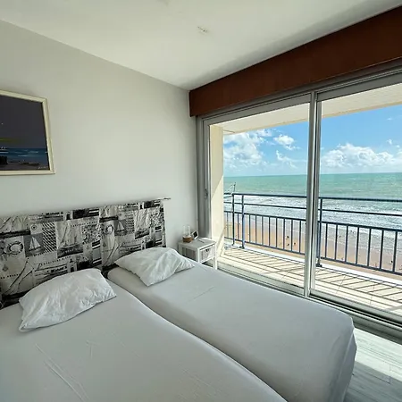 2 Etoiles Face Avec Garage Privatif - Fr-1-197-622 *