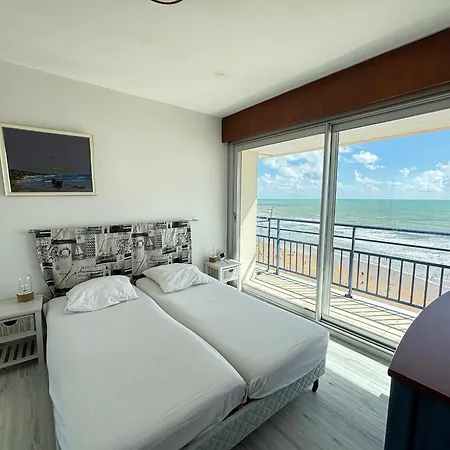 Face Au 9eme Etage Avec Garage Privatif - Fr-1-197-622 * Les Sables-dʼOlonne