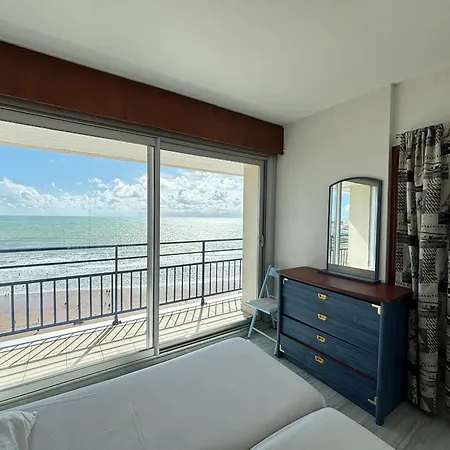 Face Au 9eme Etage Avec Garage Privatif - Fr-1-197-622 Apartment *