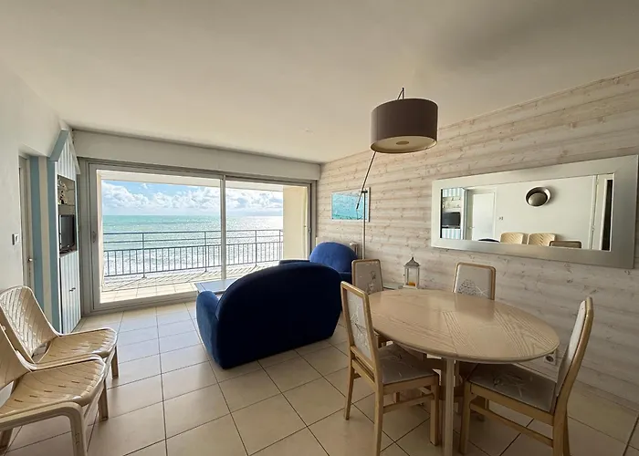 2 Etoiles Face Avec Garage Privatif - Fr-1-197-622 * 莱萨布勒-多洛讷