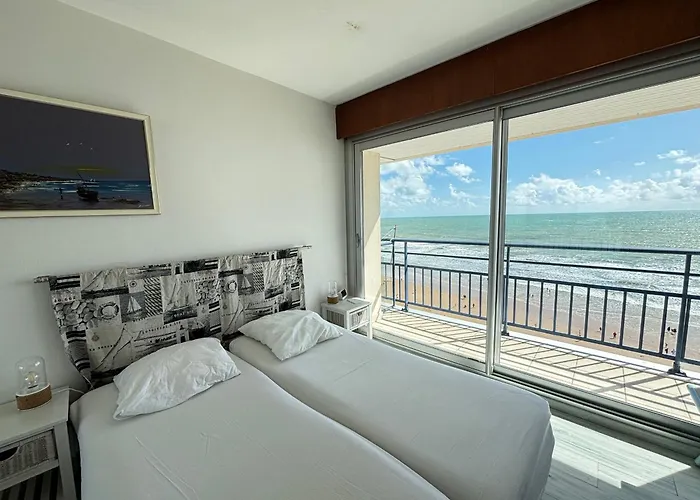 2 Etoiles Face Avec Garage Privatif - Fr-1-197-622 *